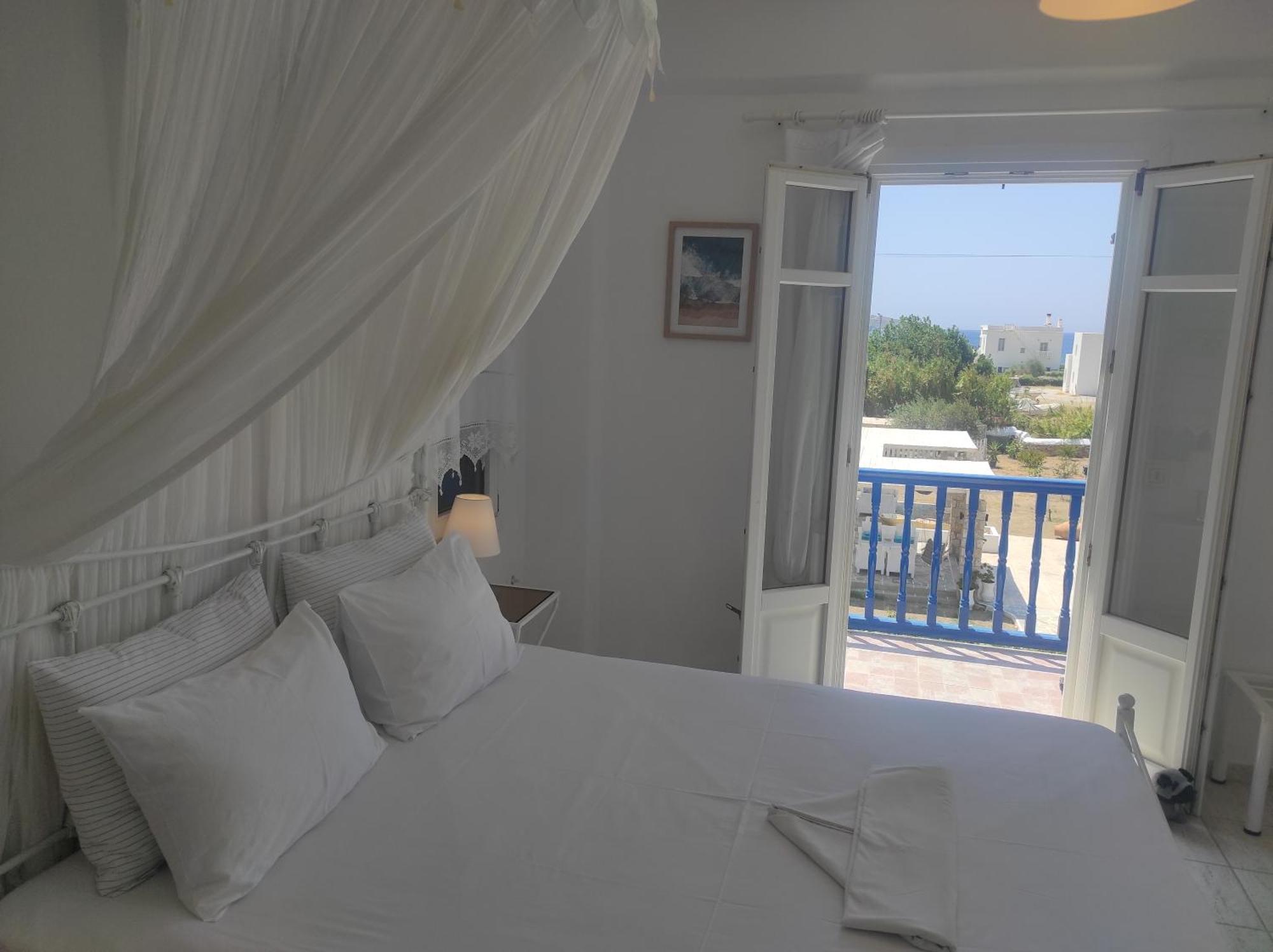 Villa Le Grand Bleu Katapola Exterior photo